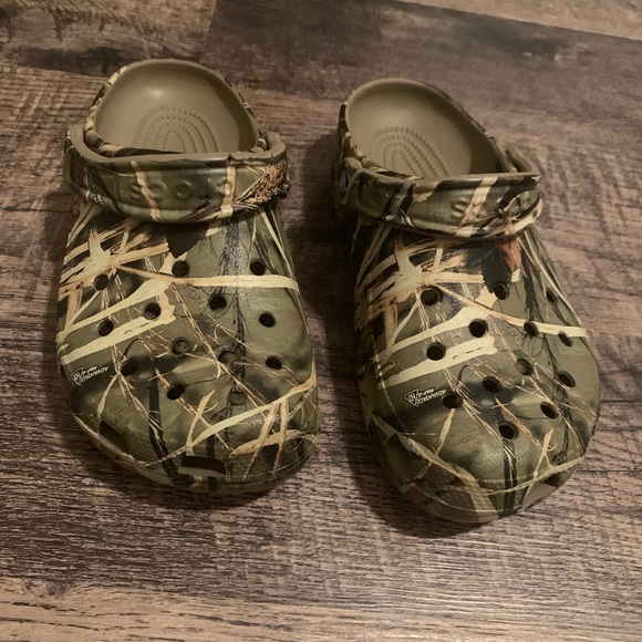 toddler boy camo crocs
